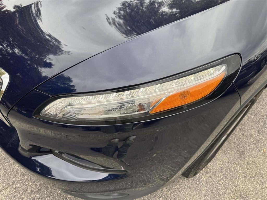 used 2016 Jeep Cherokee car, priced at $12,999