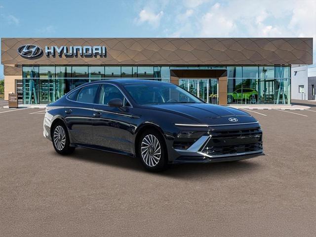 new 2025 Hyundai Sonata Hybrid car, priced at $38,055