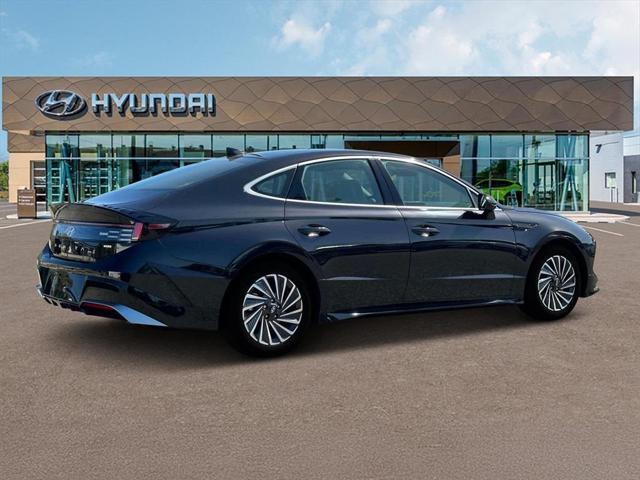 new 2025 Hyundai Sonata Hybrid car, priced at $38,055