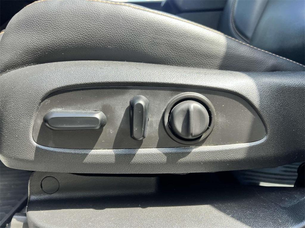 used 2020 Chevrolet Traverse car, priced at $24,999