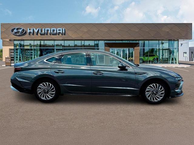 new 2025 Hyundai Sonata Hybrid car, priced at $38,040