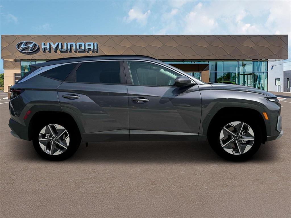 new 2025 Hyundai TUCSON Hybrid car