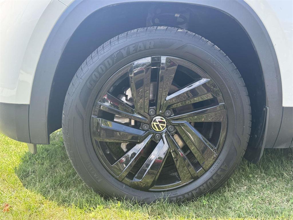 used 2022 Volkswagen Atlas Cross Sport car, priced at $27,888