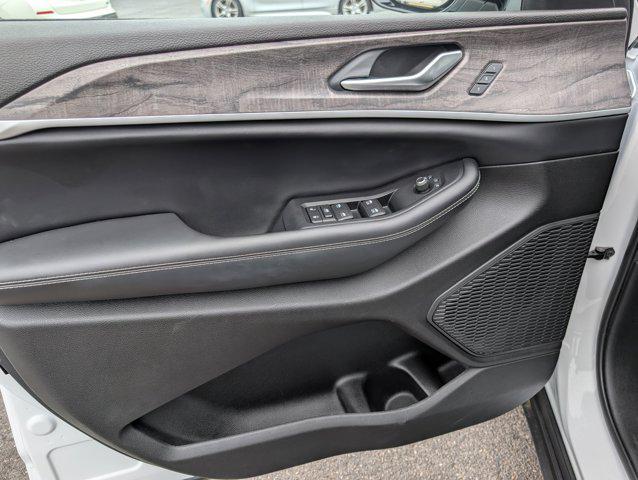 used 2023 Jeep Grand Cherokee car, priced at $31,499