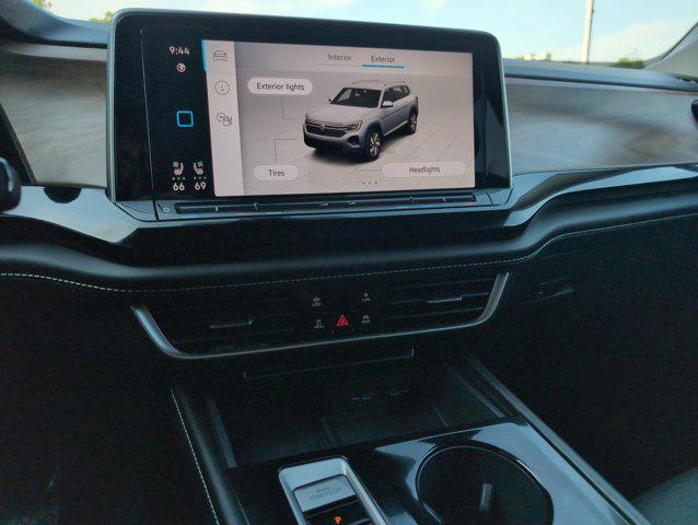 used 2024 Volkswagen Atlas car, priced at $31,998