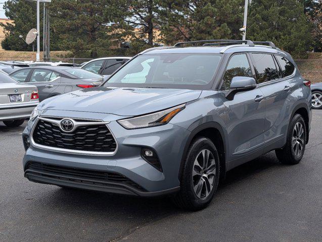 used 2022 Toyota Highlander car, priced at $31,498