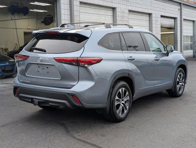 used 2022 Toyota Highlander car, priced at $31,498