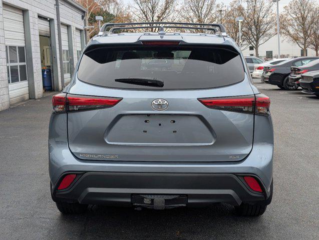 used 2022 Toyota Highlander car, priced at $31,498