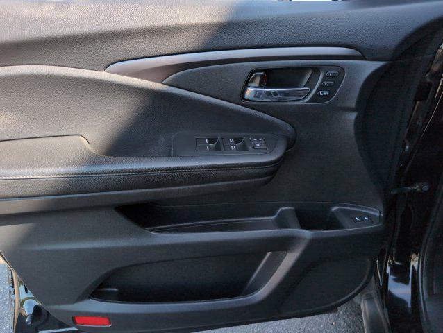 used 2022 Honda Pilot car, priced at $30,396