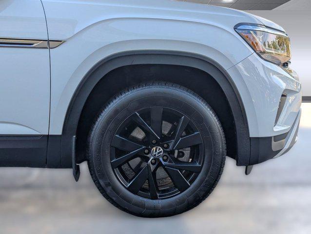 used 2020 Volkswagen Atlas Cross Sport car, priced at $17,998