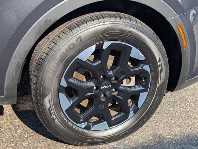 used 2024 Kia Sorento car, priced at $28,999