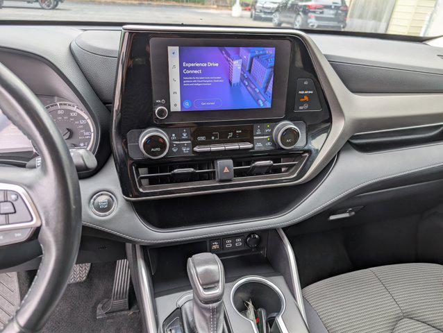 used 2023 Toyota Highlander car, priced at $32,997