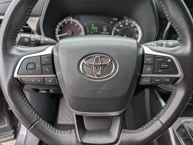 used 2023 Toyota Highlander car, priced at $32,997