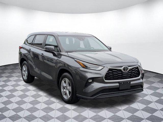 used 2023 Toyota Highlander car, priced at $32,997