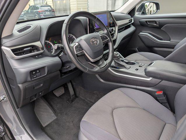 used 2023 Toyota Highlander car, priced at $32,997