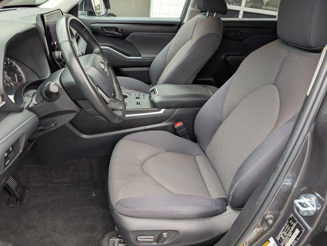 used 2023 Toyota Highlander car, priced at $32,997