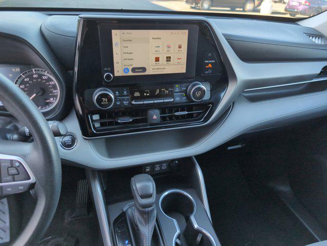 used 2023 Toyota Highlander car, priced at $29,998