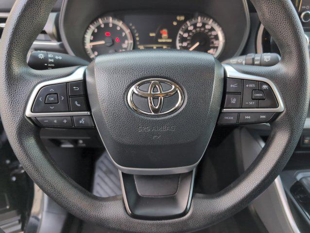 used 2023 Toyota Highlander car, priced at $29,998