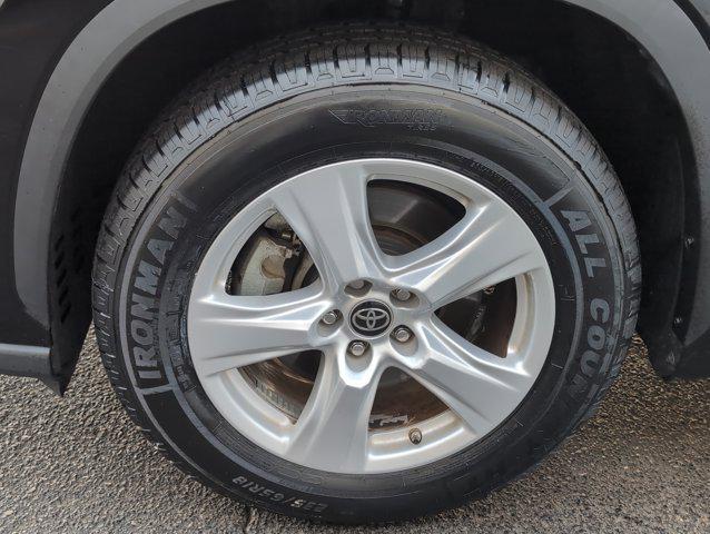 used 2023 Toyota Highlander car, priced at $29,998