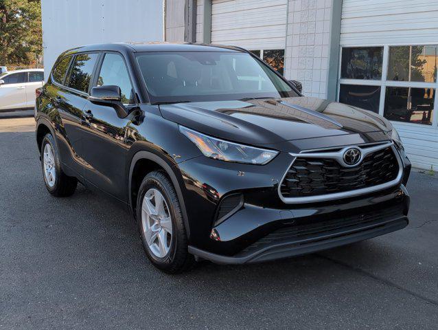 used 2023 Toyota Highlander car, priced at $29,998