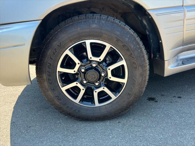 used 2000 Lexus LX 470 car, priced at $10,988