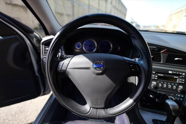used 2007 Volvo V70 car, priced at $14,988