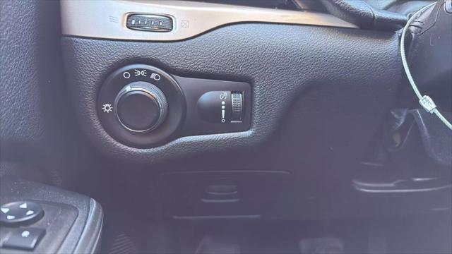 used 2015 Jeep Cherokee car, priced at $4,999