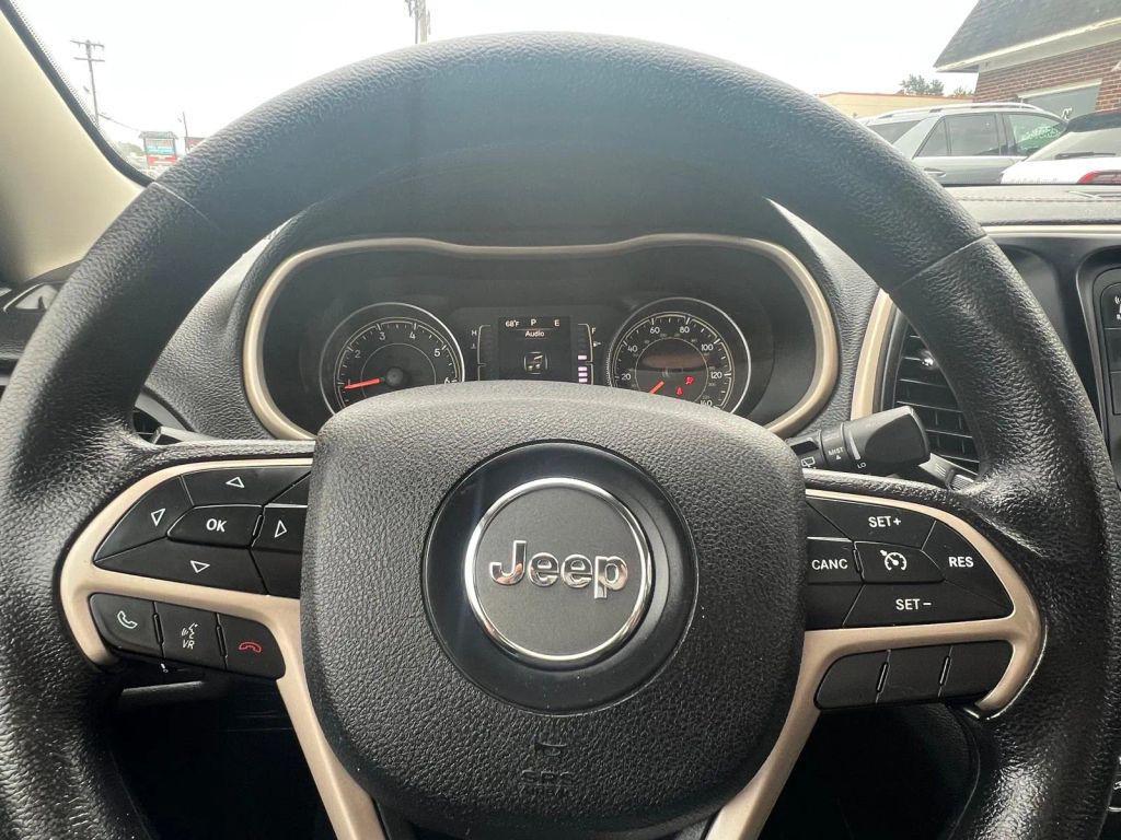 used 2015 Jeep Cherokee car, priced at $7,999