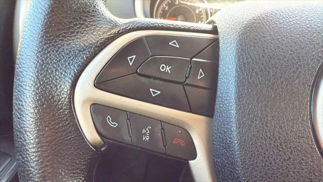 used 2015 Jeep Cherokee car, priced at $4,999