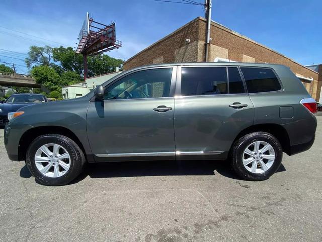 used 2013 Toyota Highlander car, priced at $12,599