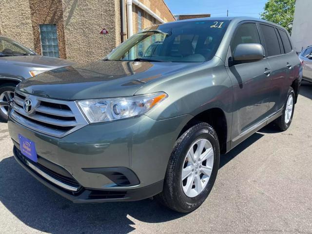 used 2013 Toyota Highlander car, priced at $12,799