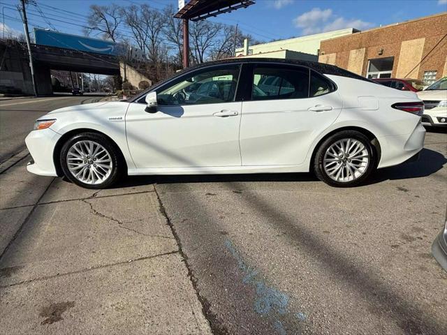 used 2018 Toyota Camry Hybrid car, priced at $18,999