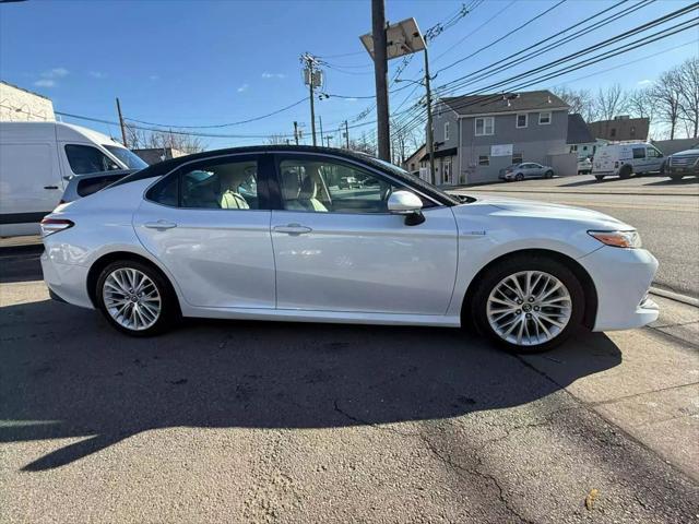 used 2018 Toyota Camry Hybrid car, priced at $18,999