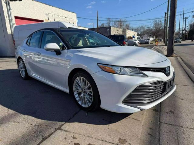 used 2018 Toyota Camry Hybrid car, priced at $18,999