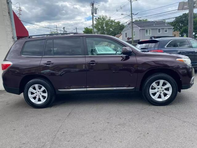 used 2012 Toyota Highlander car, priced at $13,999