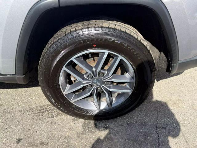 used 2017 Jeep Grand Cherokee car, priced at $12,499