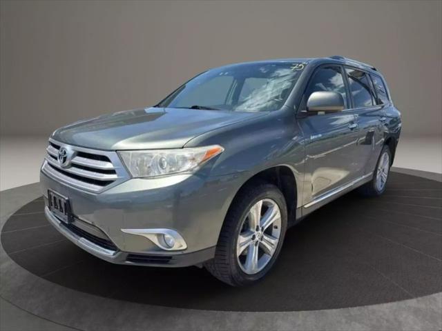 used 2013 Toyota Highlander car, priced at $13,588