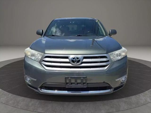 used 2013 Toyota Highlander car, priced at $13,588