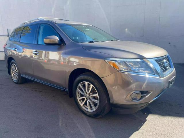 used 2014 Nissan Pathfinder car, priced at $5,999