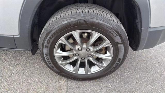used 2019 Jeep Cherokee car, priced at $15,778