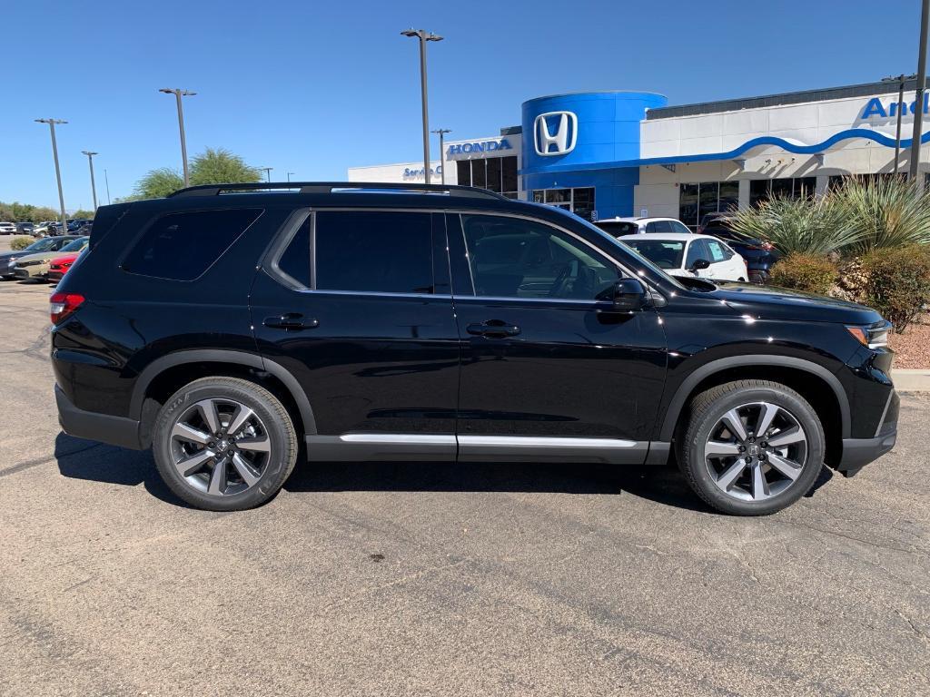 new 2025 Honda Pilot car, priced at $52,325
