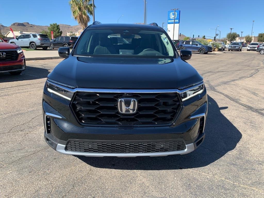 new 2025 Honda Pilot car, priced at $52,325