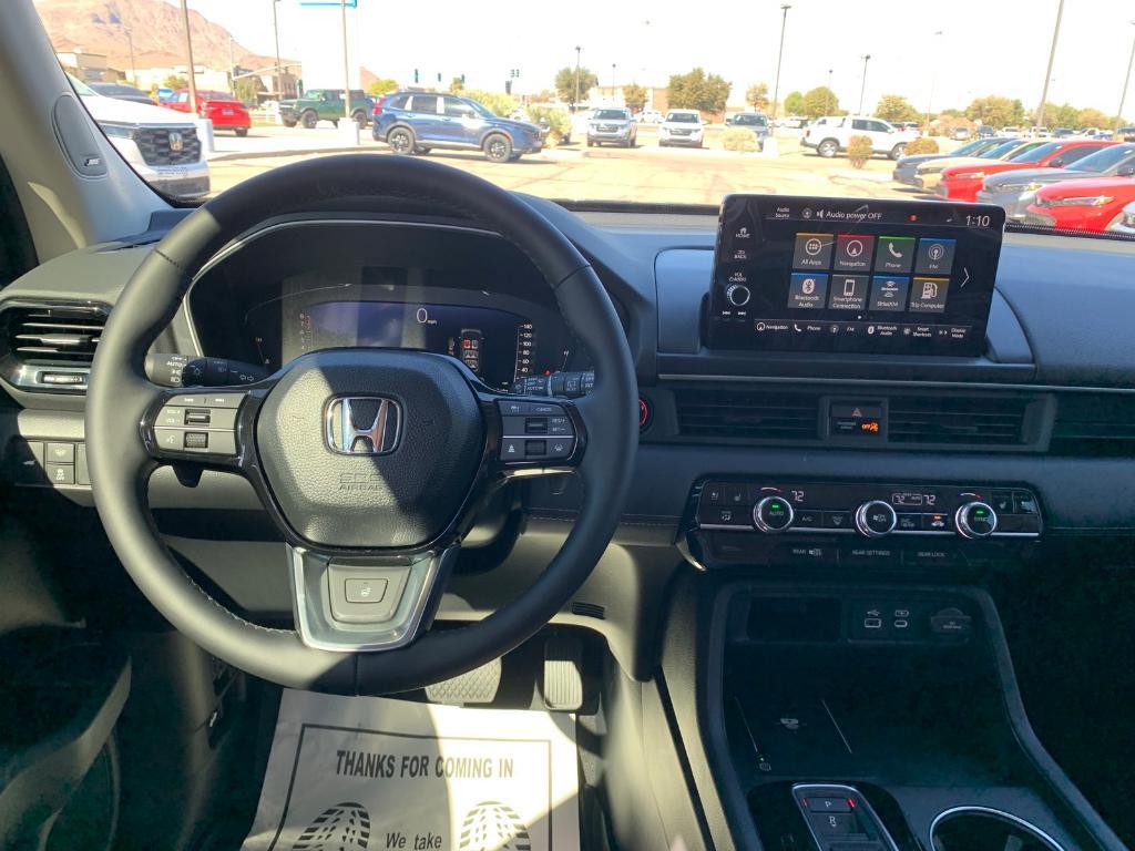 new 2025 Honda Pilot car, priced at $52,325