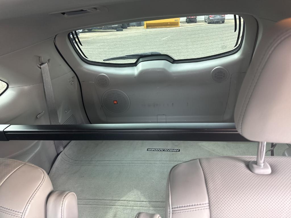 used 2015 Toyota Highlander car, priced at $21,500