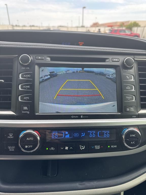 used 2015 Toyota Highlander car, priced at $21,500