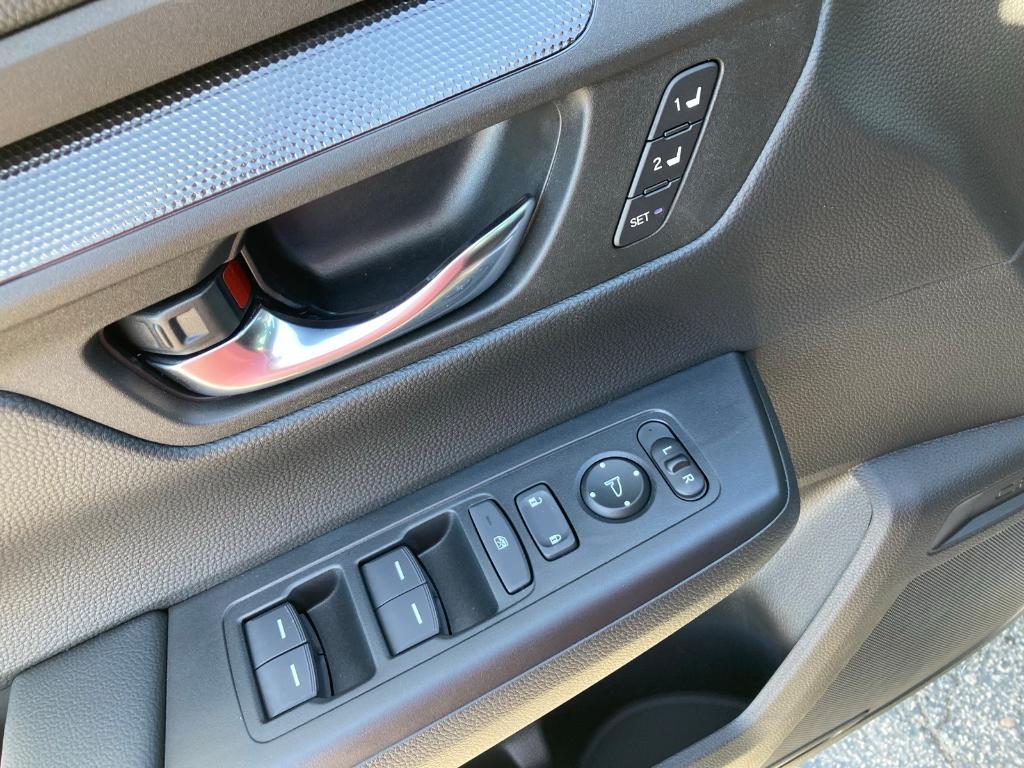 new 2025 Honda CR-V Hybrid car, priced at $41,382