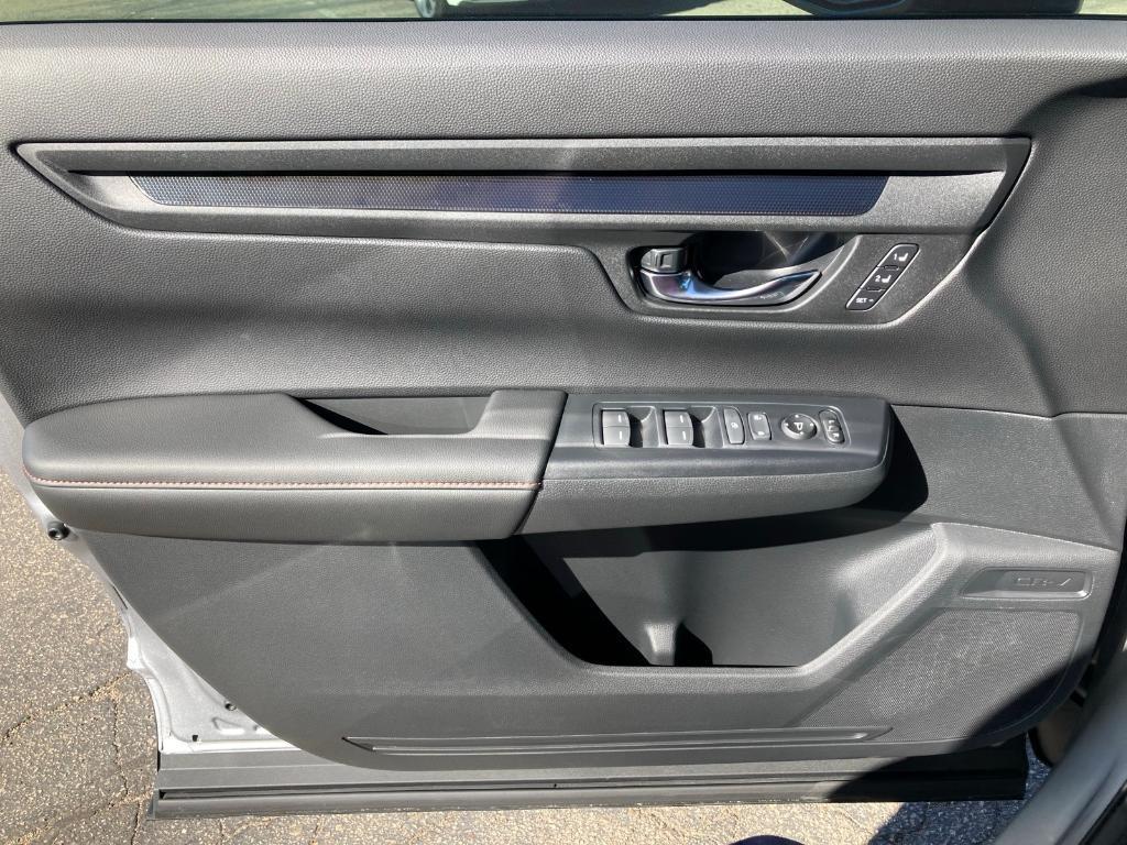 new 2025 Honda CR-V Hybrid car, priced at $41,382