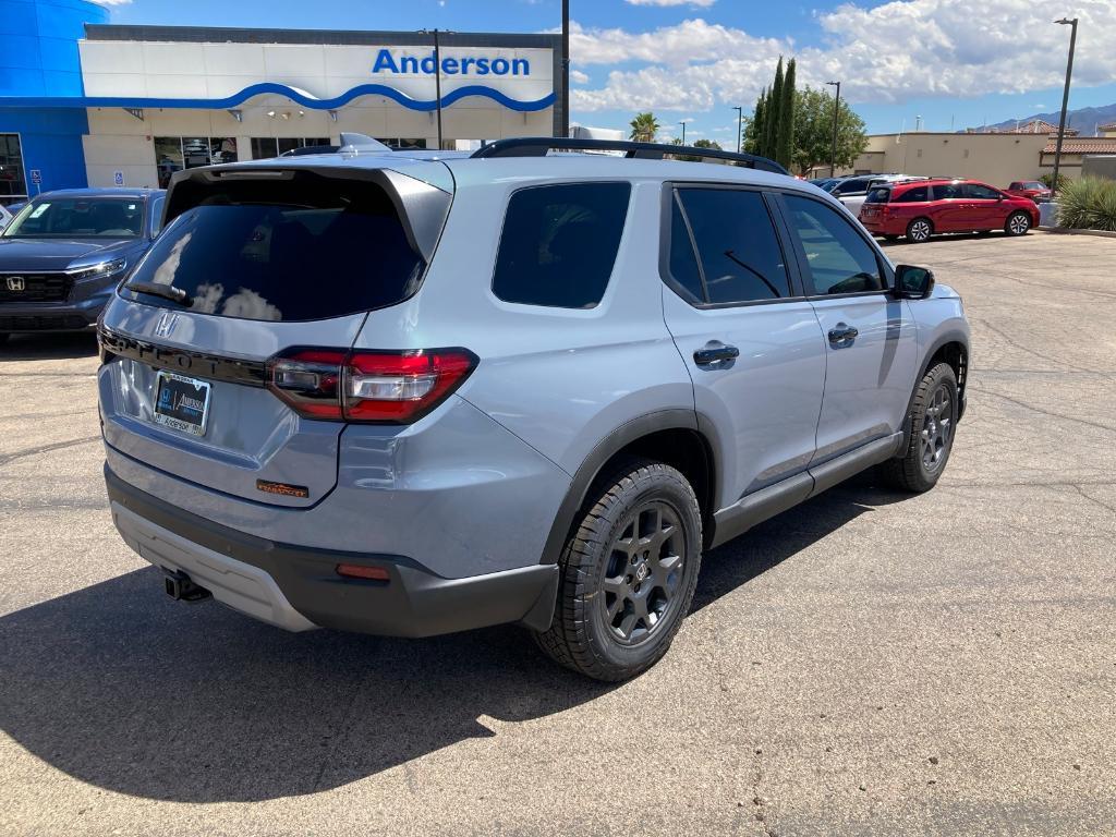 new 2025 Honda Pilot car, priced at $50,555