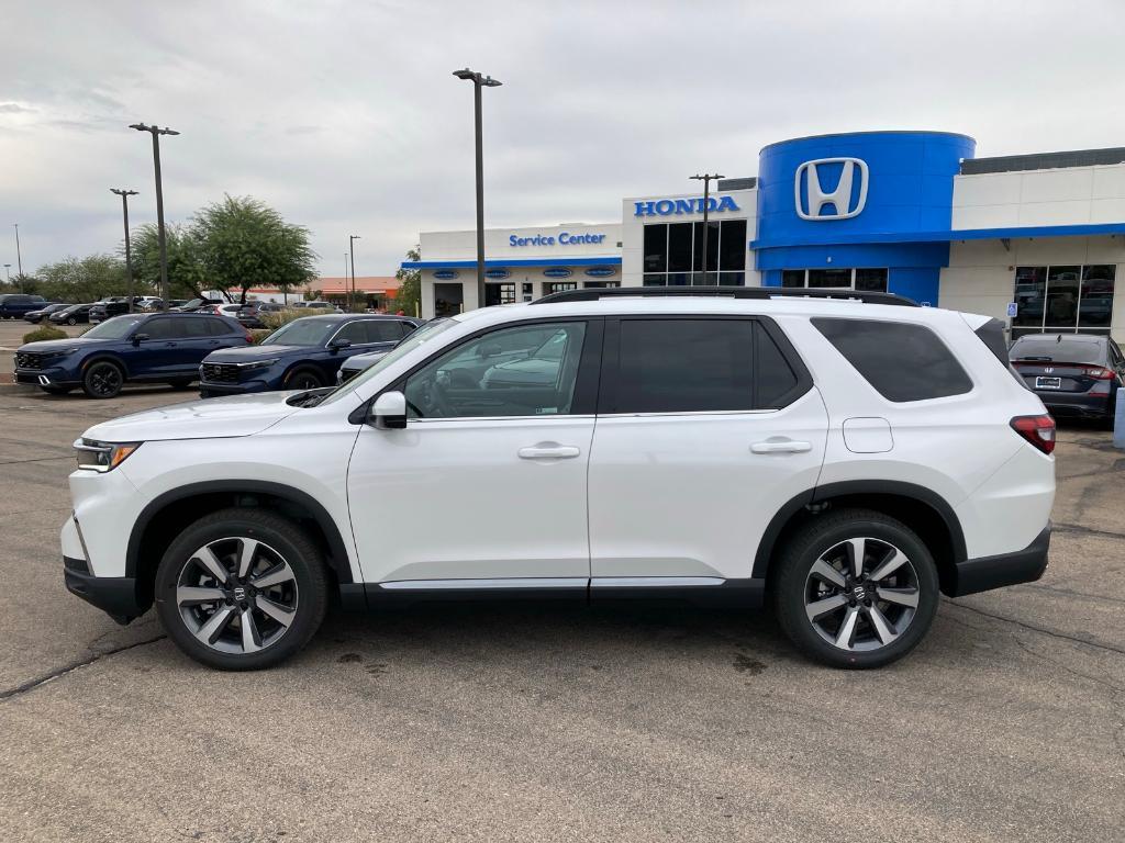 new 2025 Honda Pilot car, priced at $49,300