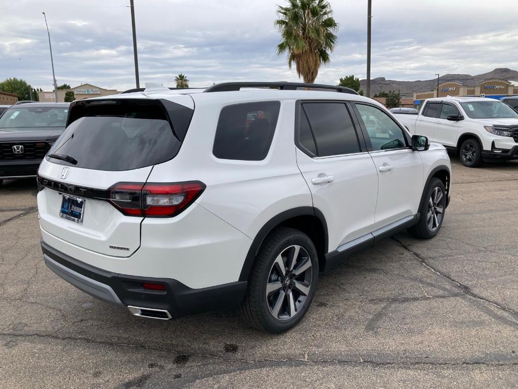 new 2025 Honda Pilot car, priced at $49,300